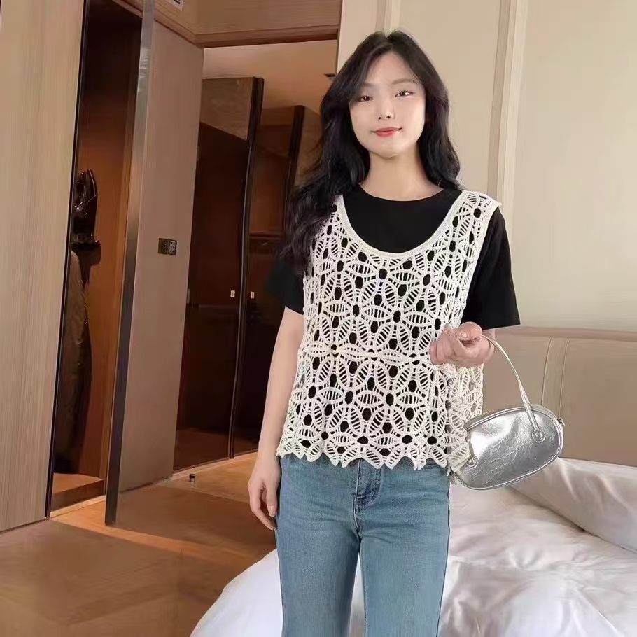 French Retro Lattice Crochet Short-Sleeve Knit Top for Women 2025 Summer New Arrival Light and Fresh Splicing Chiffon Blouse