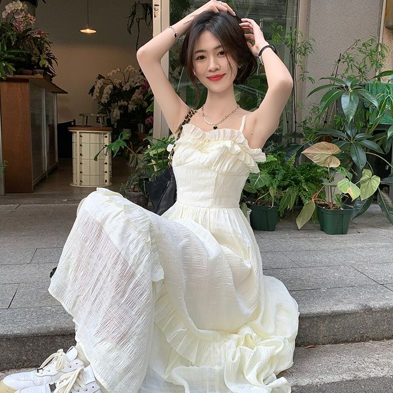 Black earring suspender dress for women in summer 2025 new sweet French waist-hugging and slimming design super fairy long skirt