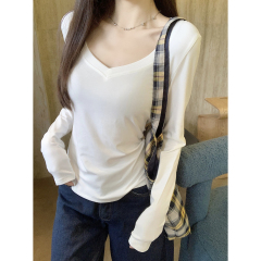 Real shot of the spring Korean version of pure desire v-neck showing breast temperament versatile cotton long-sleeved T-shirt base shirt top