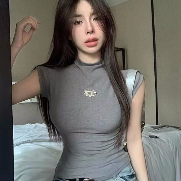 Slim American turtleneck hot girl temperament sleeveless T-shirt niche slim short top tight