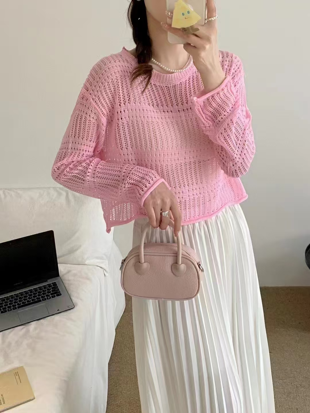 Short-sleeved, perforated sun protection knitted air-conditioned coat for women, summer beach vacation, loose design, unique style