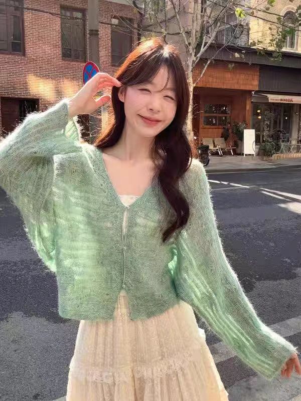 2025綠色V領鏤空冰絲針織開衫外套女夏季薄款外搭防曬罩衫空調衫