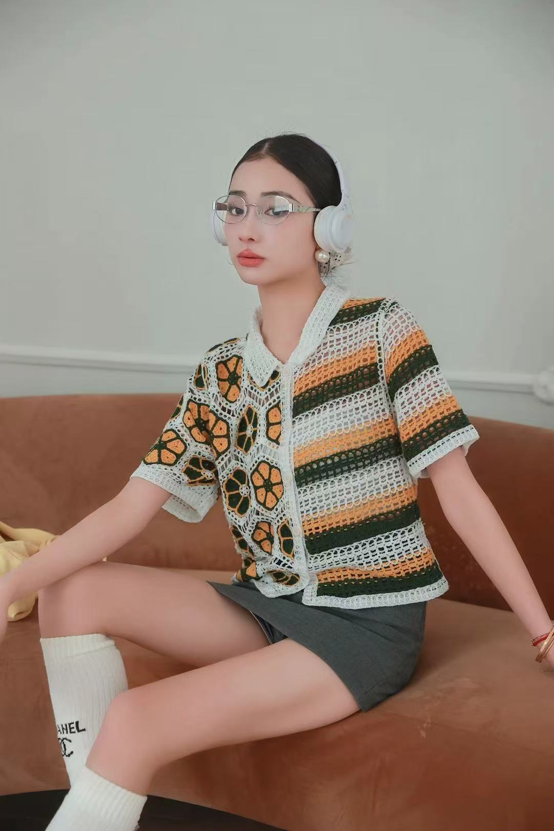 2025法式復古彩色鈎花短袖襯衫女設計感小眾洋氣獨特别致小衫短款