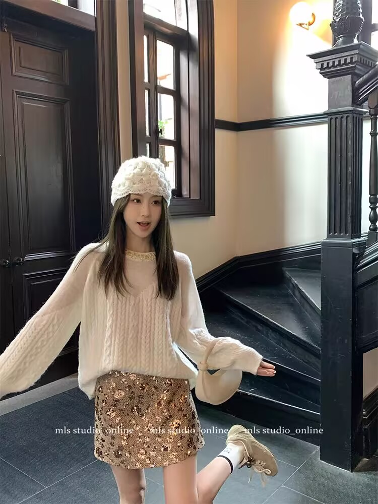 White memory neckline with diamond-set tender floral sweater for women in winter loose lazy lantern sleeve knitted sweater