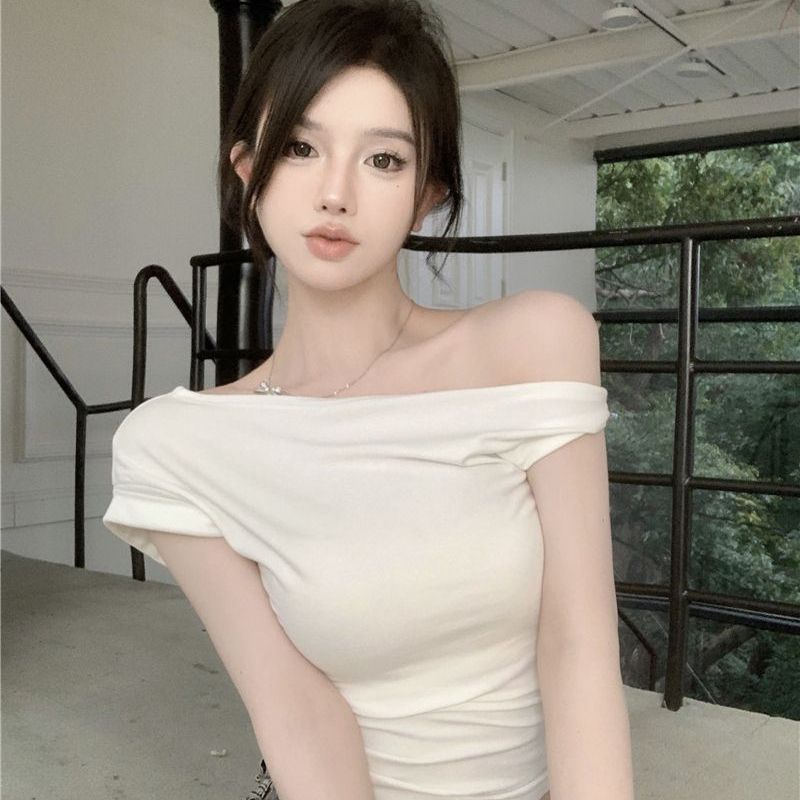 Pure desire style off-shoulder T-shirt for women in summer 2025 new hot girl slim and slim irregular design niche top