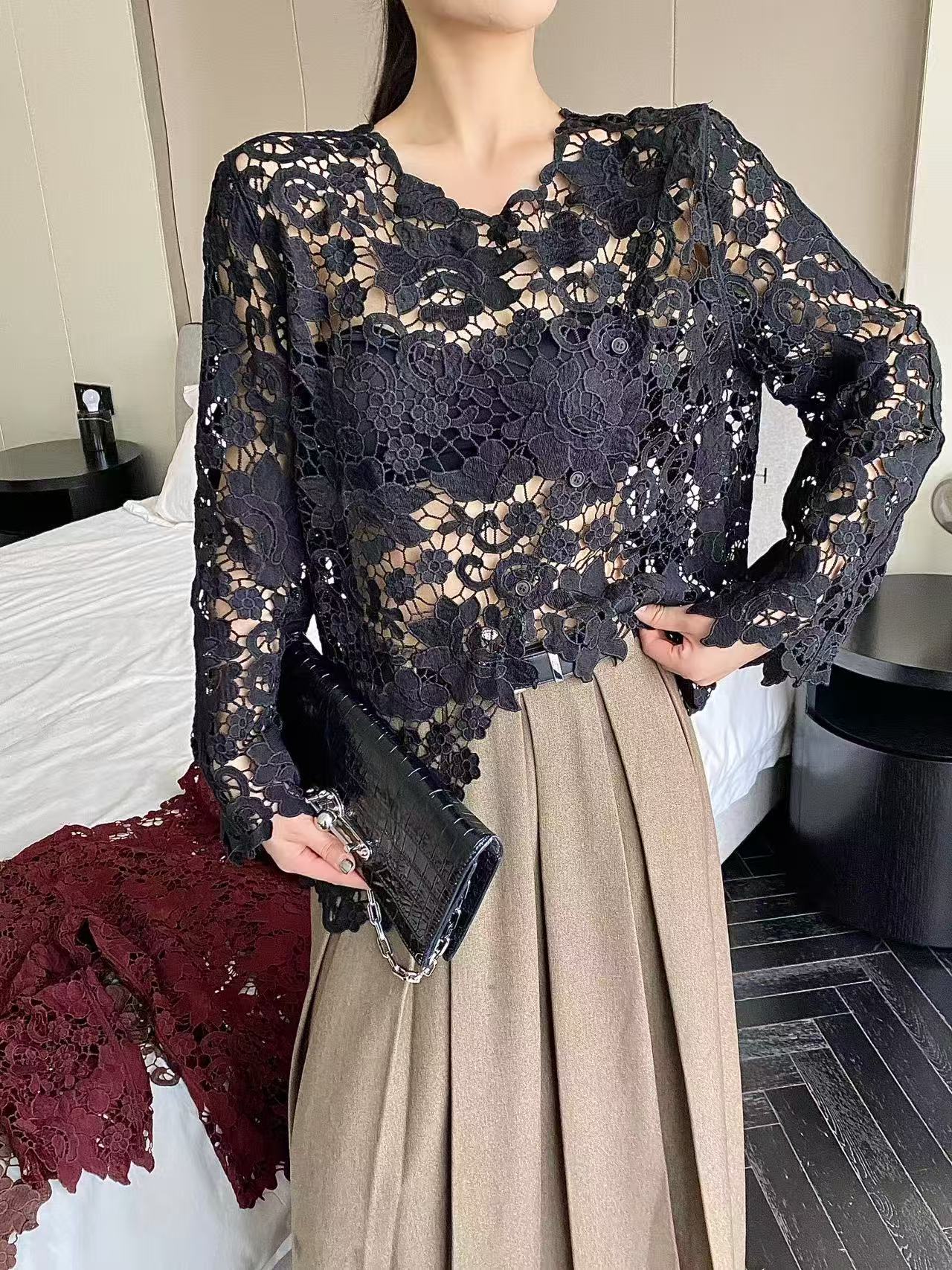 不規則蕾絲刺繡鏤空襯衫女長袖2025秋新款設計感小眾疊穿外搭罩衫