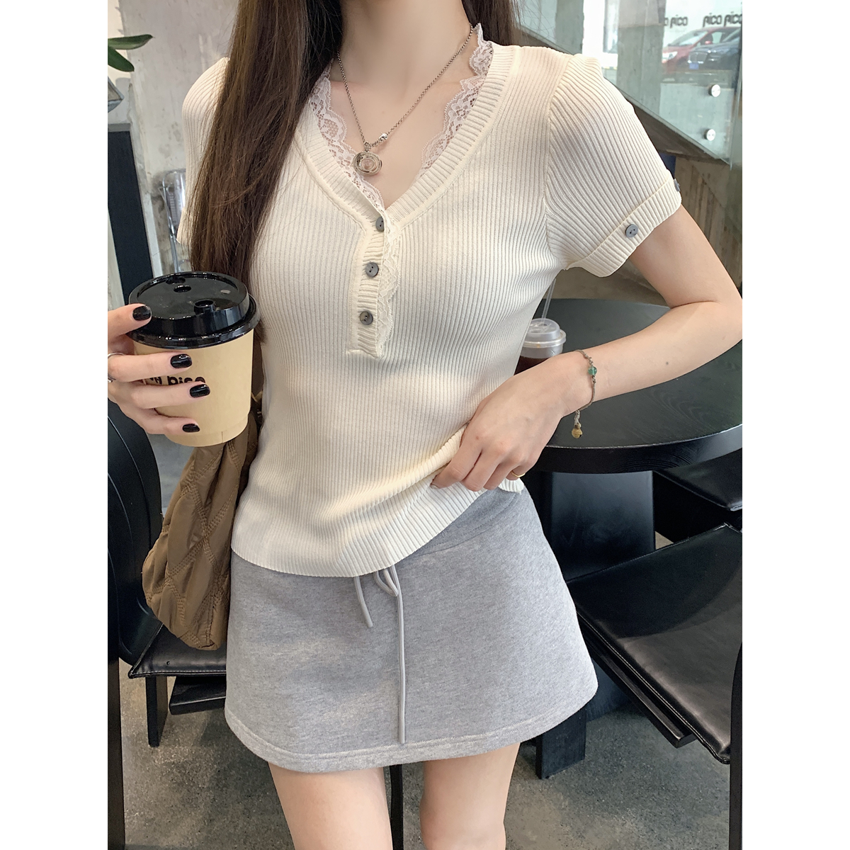Real shot of spring and summer Korean version of V-neck lace button design pure knitted sweater short-sleeved top for women