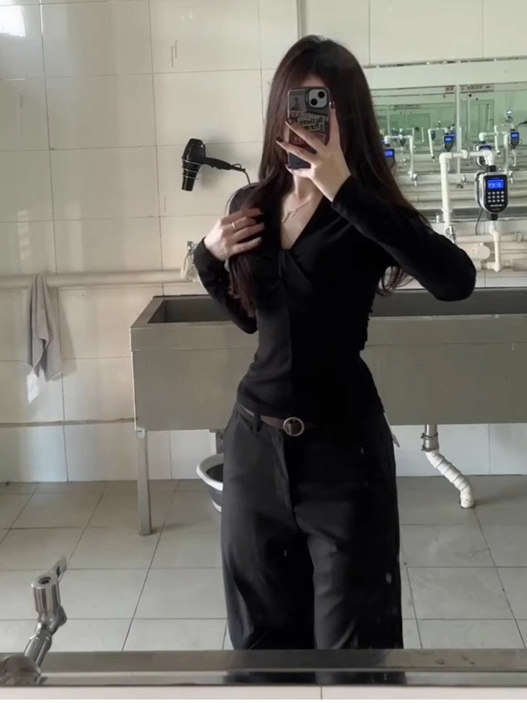 德絨黑色長袖t恤女秋純欲v領內搭打底甜辣上衣