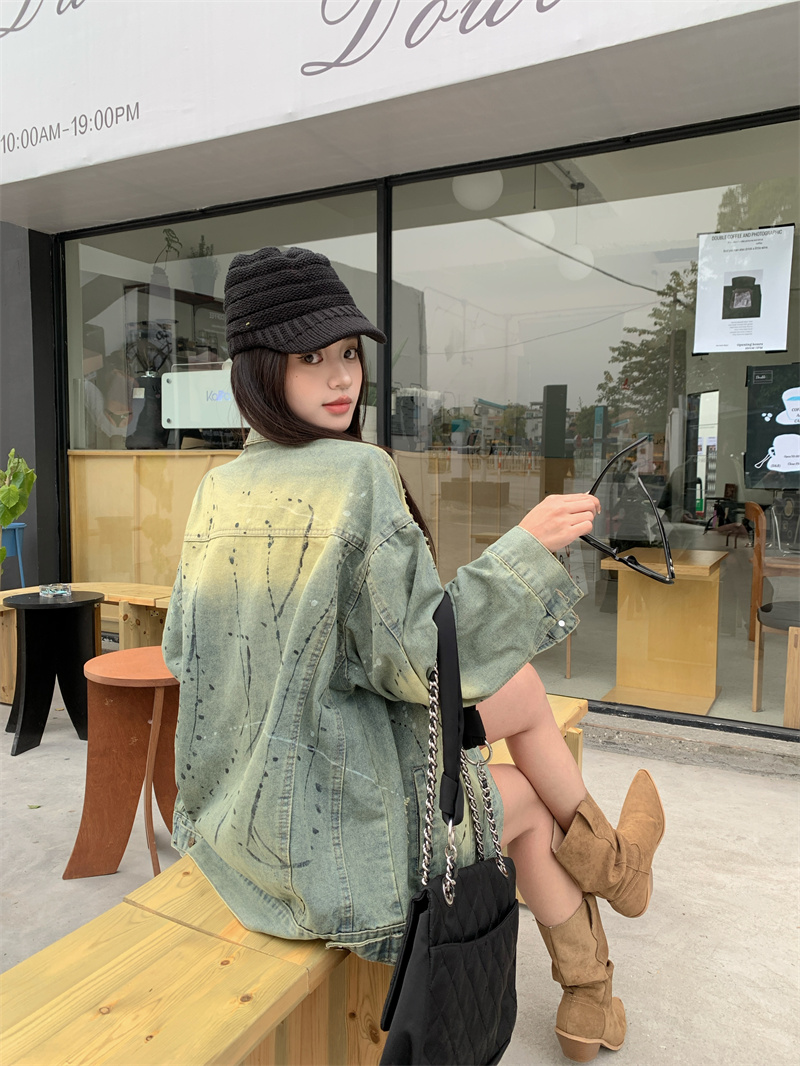 Real shot of retro old worn denim jacket for women new style design graffiti spray painted loose jacket trendy