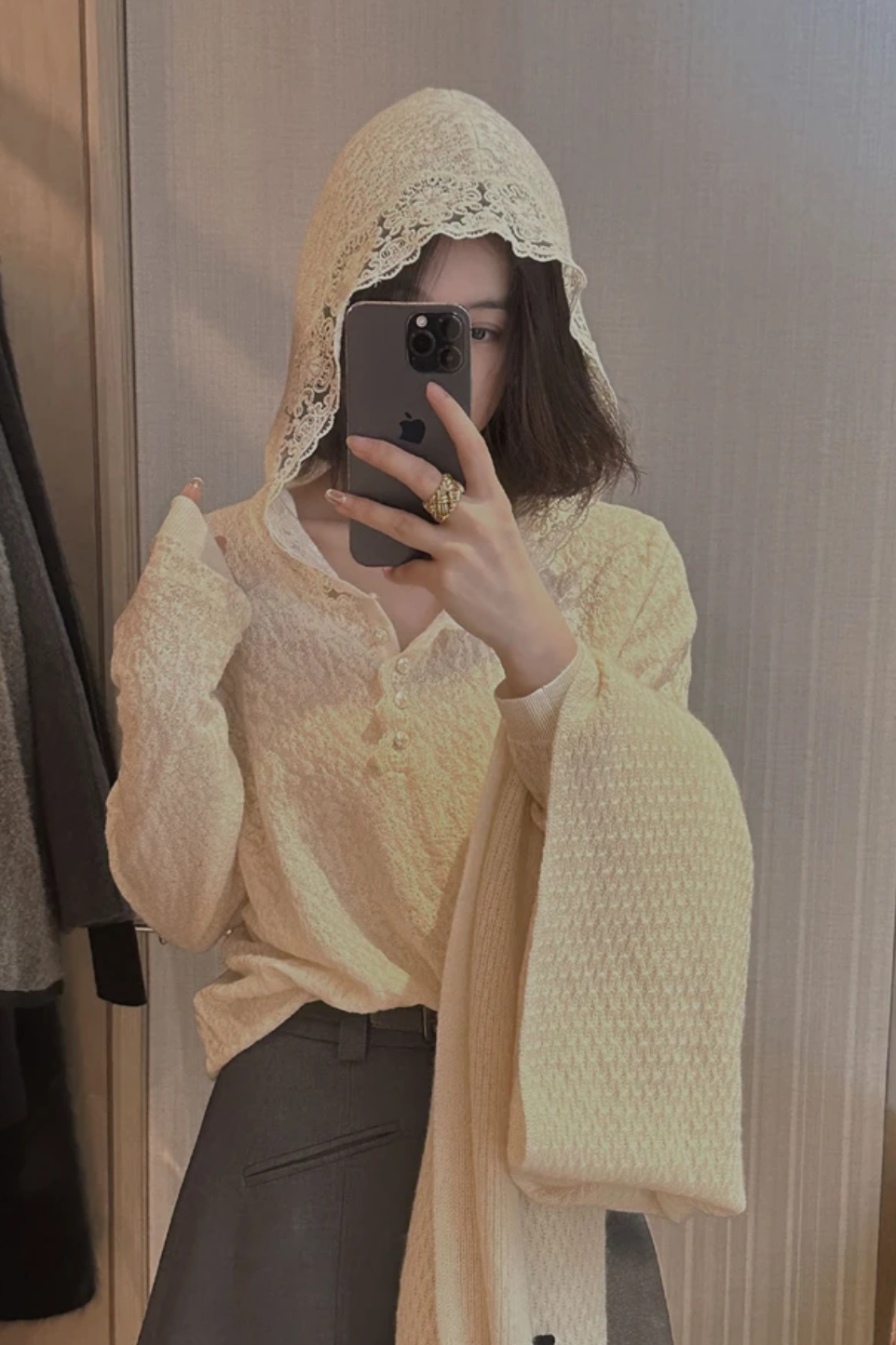 European 2025 spring new knitted sweater French unique temperament luxury high quality white hooded underwear top
