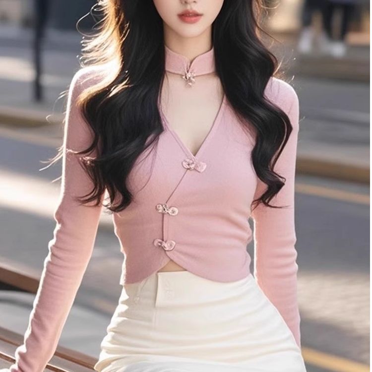New Chinese V-neck retro buckle Chinese style slim base shirt for women's design sense of waist and navel exposure short top