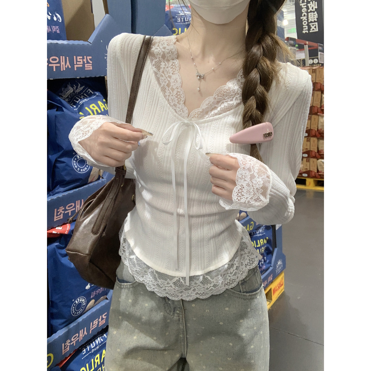 Real shot of spring and summer Korean version of pure desire V-neck lace spliced ​​pleated lace jacquard slim long-sleeved T-shirt top