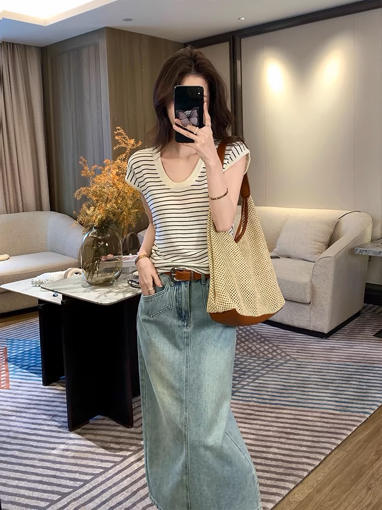 林妍兒白色U領T恤女夏新款寬鬆時尚氣質無袖短款針織衫上衣