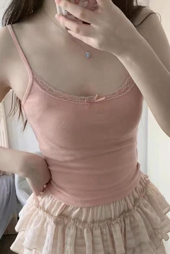 純甜誘惑 帶胸墊磨毛蝴蝶結蕾絲上衣簡約白色吊帶背心女內搭打底