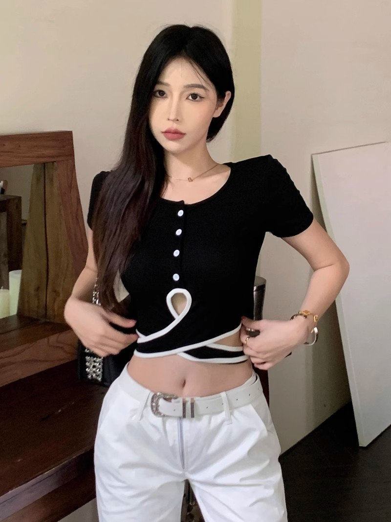 時尚洋氣交叉鏤空T恤女夏季新款辣妹別致打底衫內搭短款上衣