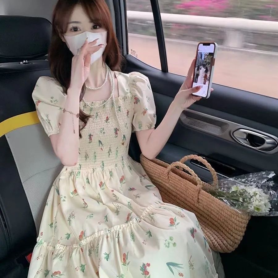 2025夏季新款法式方領氣質連衣裙收腰顯瘦碎花長裙子女設計感小眾