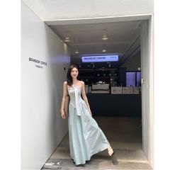 2025 new high-end and irregular design seaside vacation strapless dress for women summer French temperament long skirt