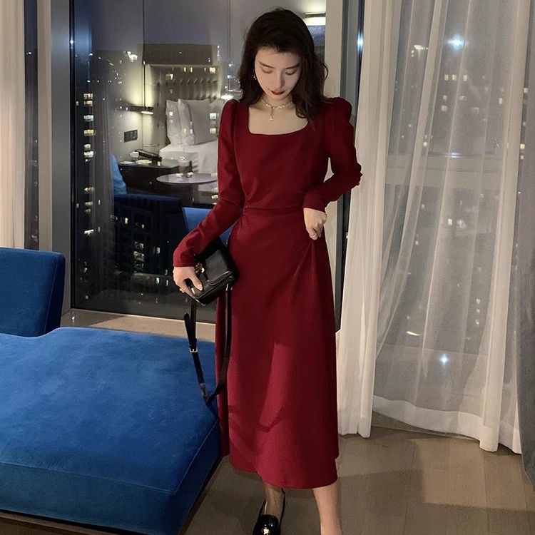 Red dress for women French long-sleeved engagement dress for daily wear Hepburn little red dress with high-end temperament autumn and winter