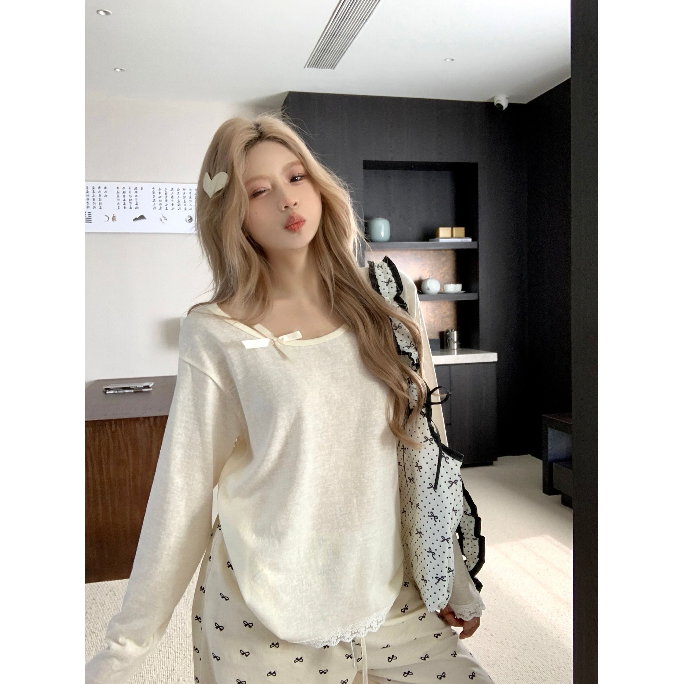 蝴蝶結蕾絲拼接白色T恤女秋季甜美罩衫女