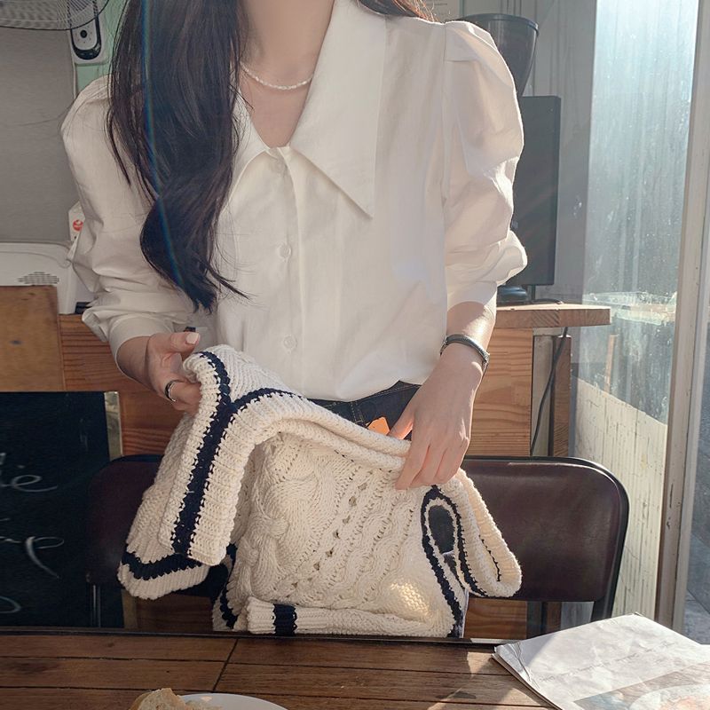 New spring and autumn women's design niche French retro high-end style trendy temperament simple and versatile long-sleeved top