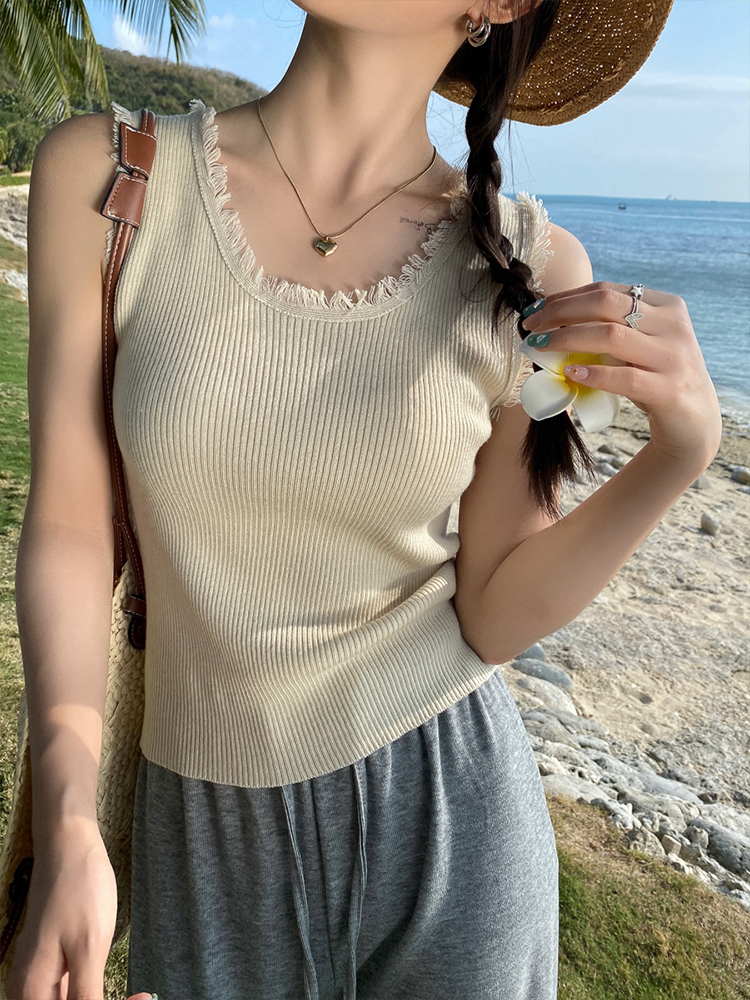 白色u領吊帶小背心女內搭夏季新款修身寬肩帶遮副乳外穿打底上衣