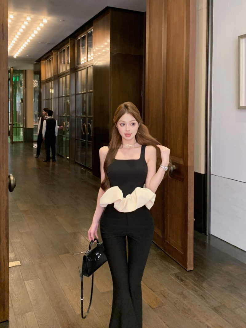 Real shot of cloud top slim cloud design suspender vest + black flared pants