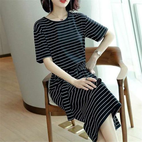 Women's Summer 2025 New Loose Plus Size Fat MM Youthful Tummy Covering Elegant Medium-Length Striped T-shirt Dress