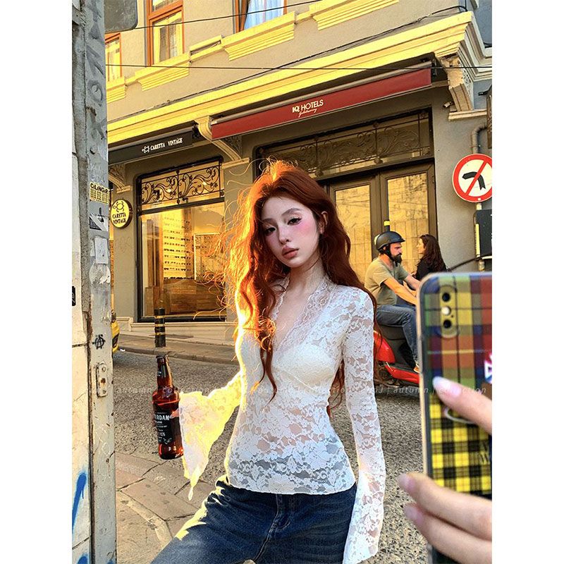 Supple and pure style design V-neck lace shirt for women in autumn slim fit top