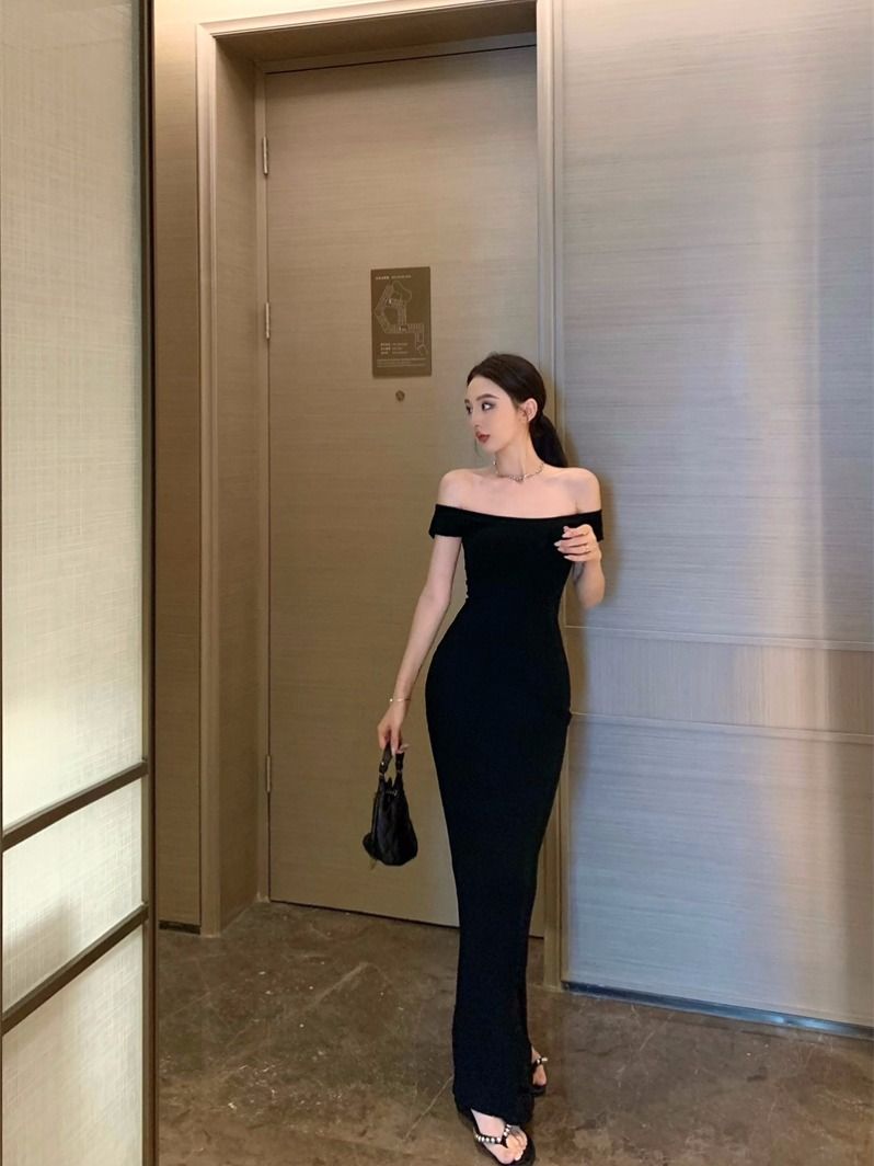 One-shoulder waist-hugging dress for women in summer temperament black slim fishtail long skirt showing off their figure tight hip-covering skirt