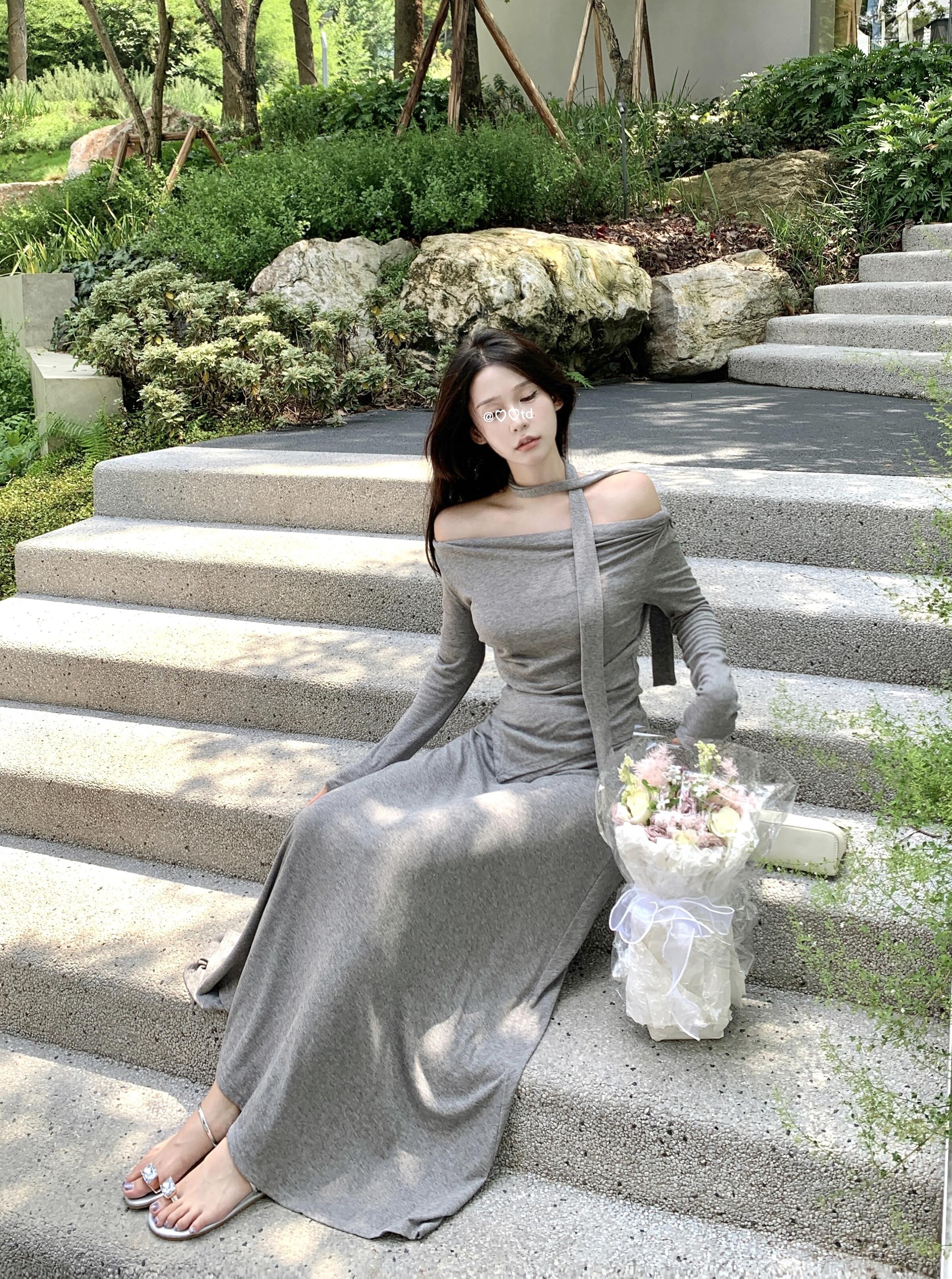 Real shot, design-shoulder irregular long-sleeved top, drooping skirt, two-piece set