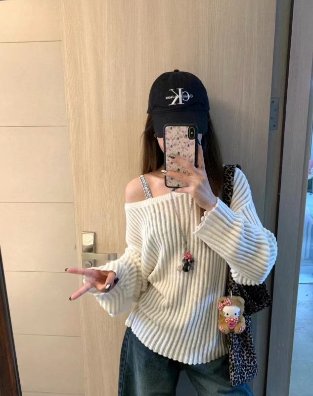 ski by Tannin赤兔02/10AM10點new 三色紙片人坑條微透視慵懶毛衣
