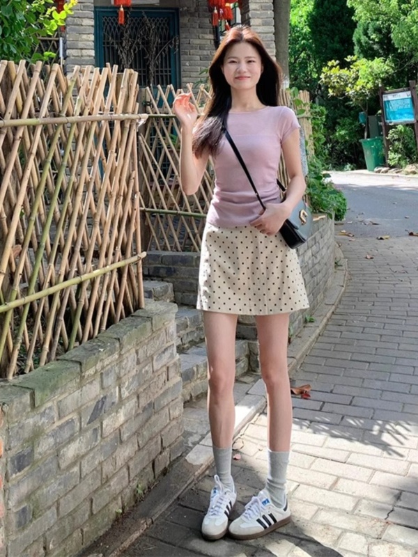 溫柔風紫色圓領正肩短袖針織t恤女夏高級感修身顯瘦別致短款上衣