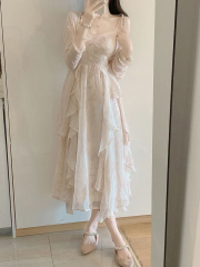 法式甜美溫柔風木耳邊連衣裙女小眾設計感高腰顯瘦在逃公主吊帶裙