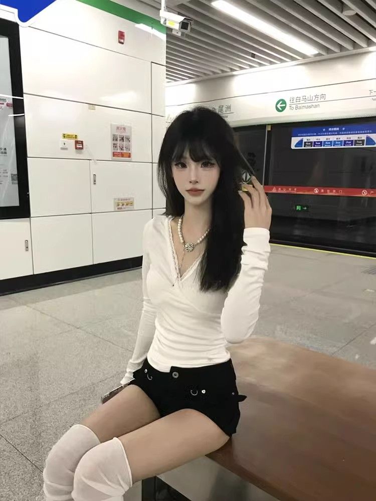 人棉蕾絲V領長袖t恤女打底衫收腰白色上衣