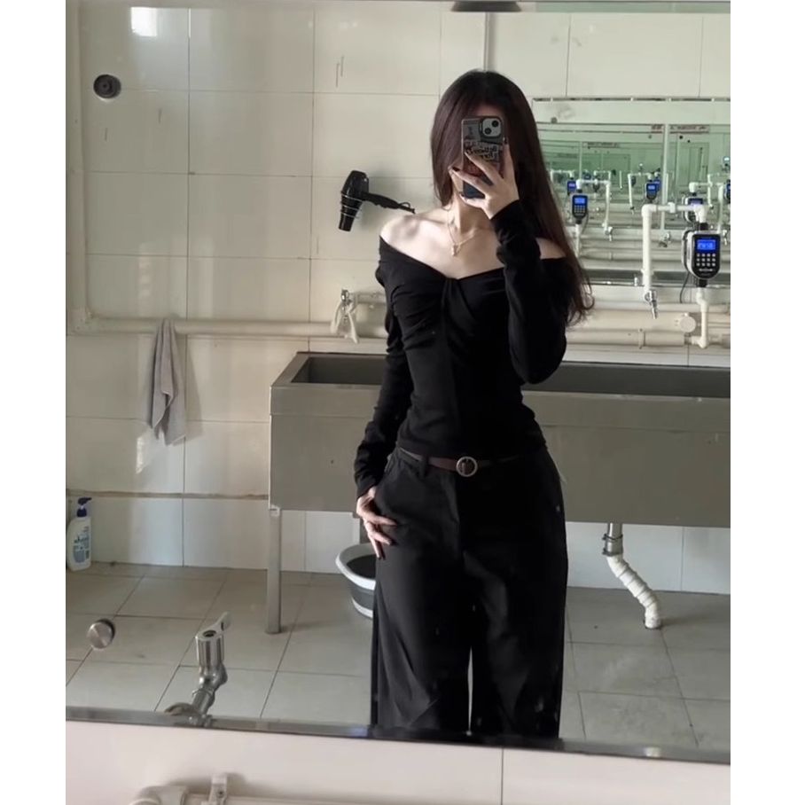 Developer black long-sleeved T-shirt for women in spring and autumn pure v-neck inner base sweet and spicy top