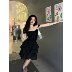 赫本風小黑裙子心機設計感小眾別致絕美顯瘦收腰吊帶連衣裙女夏季