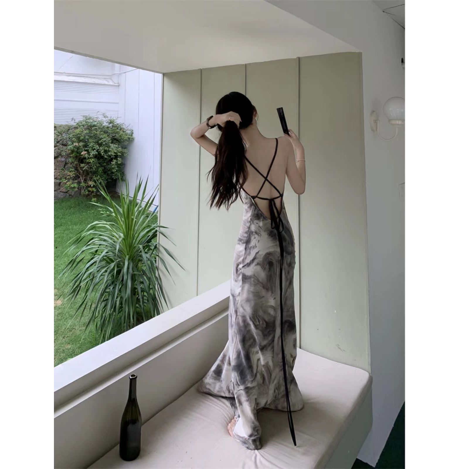 設計感法式水墨畫扎染吊帶連衣裙復古修身顯瘦露背純欲風長