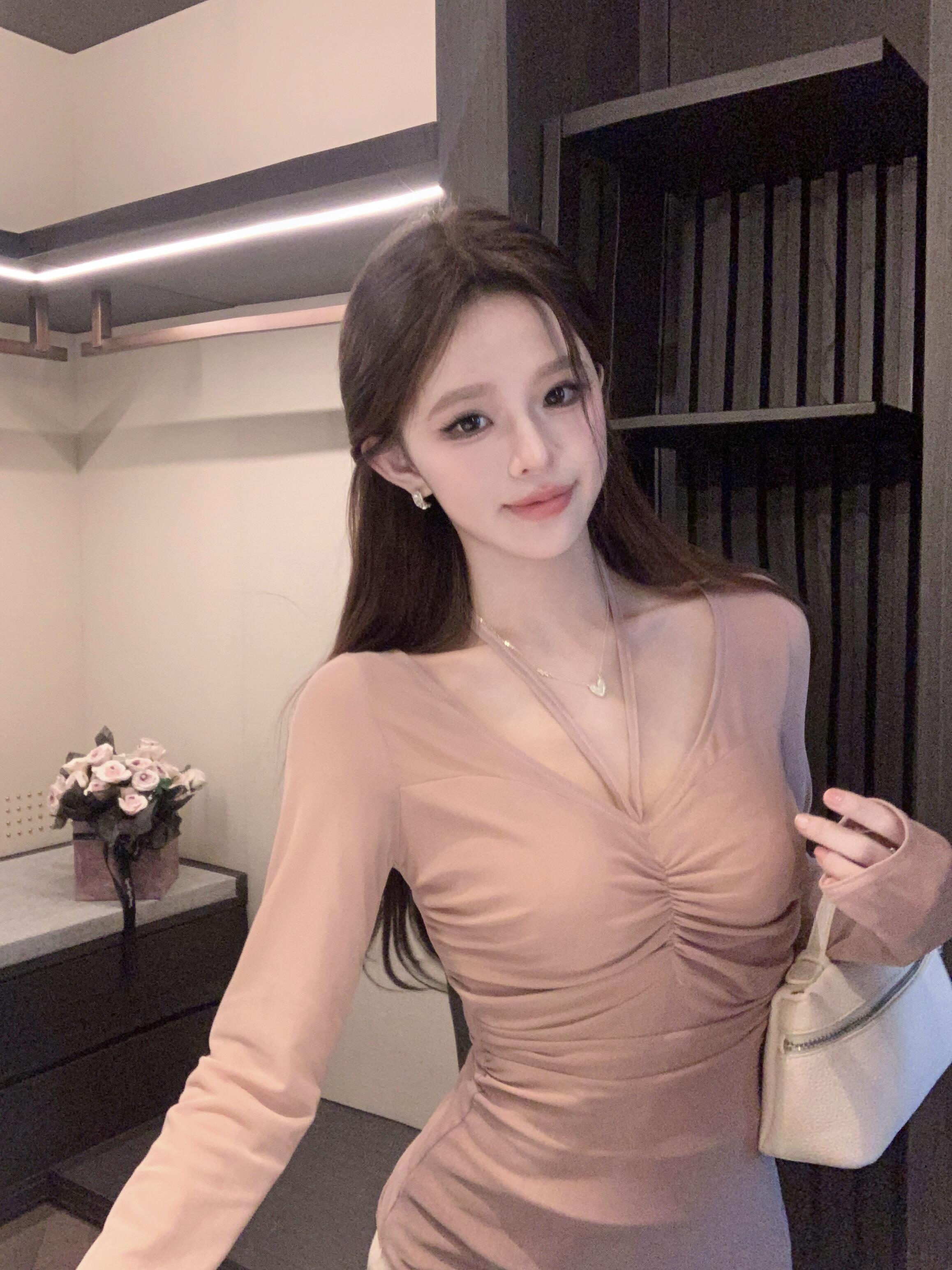 Real photo of a slightly transparent and pure waist-hugging slim mesh top design lace-up halter neck slim long-sleeved T-shirt for women