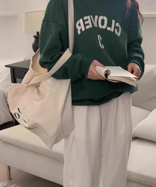 Women's Loose Fit Round Neck Long Sleeve Letter Print Sweatshirt from Dongdaemun Spring and Autumn in South Korea