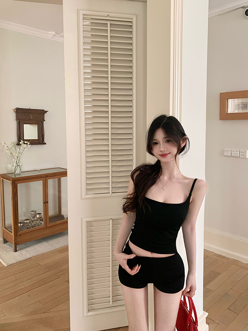 Lace spliced ​​beautiful back suspender vest for women with slim fit inside with chest pad pure black base top outside