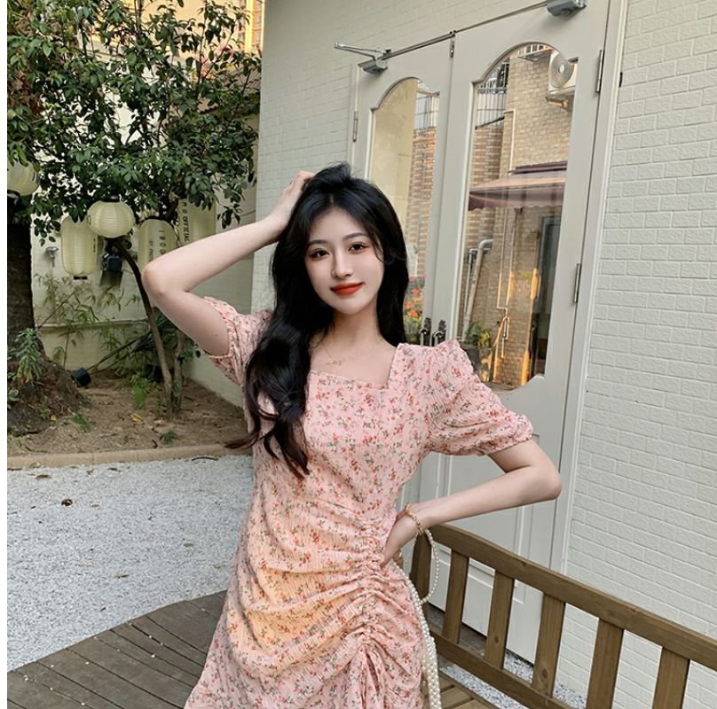 New French square collar floral dress sweet and age-reducing slim and fashionable puff sleeve pastoral short style