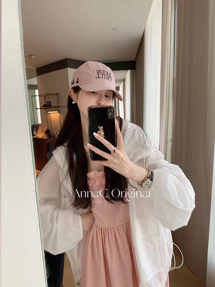 Sunscreen clothes for women in summer 2025 new breathable outer wear thin white loose small sunscreen clothes short jacket