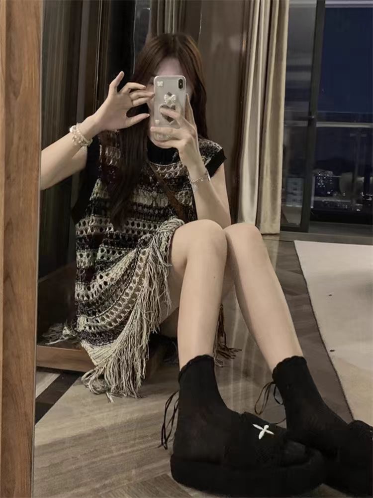 Niche retro design sense hollow sleeveless vest new summer contrasting striped mid-length tassel top for women