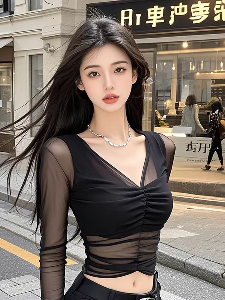 黑色V領長袖網紗拼接短款上衣女