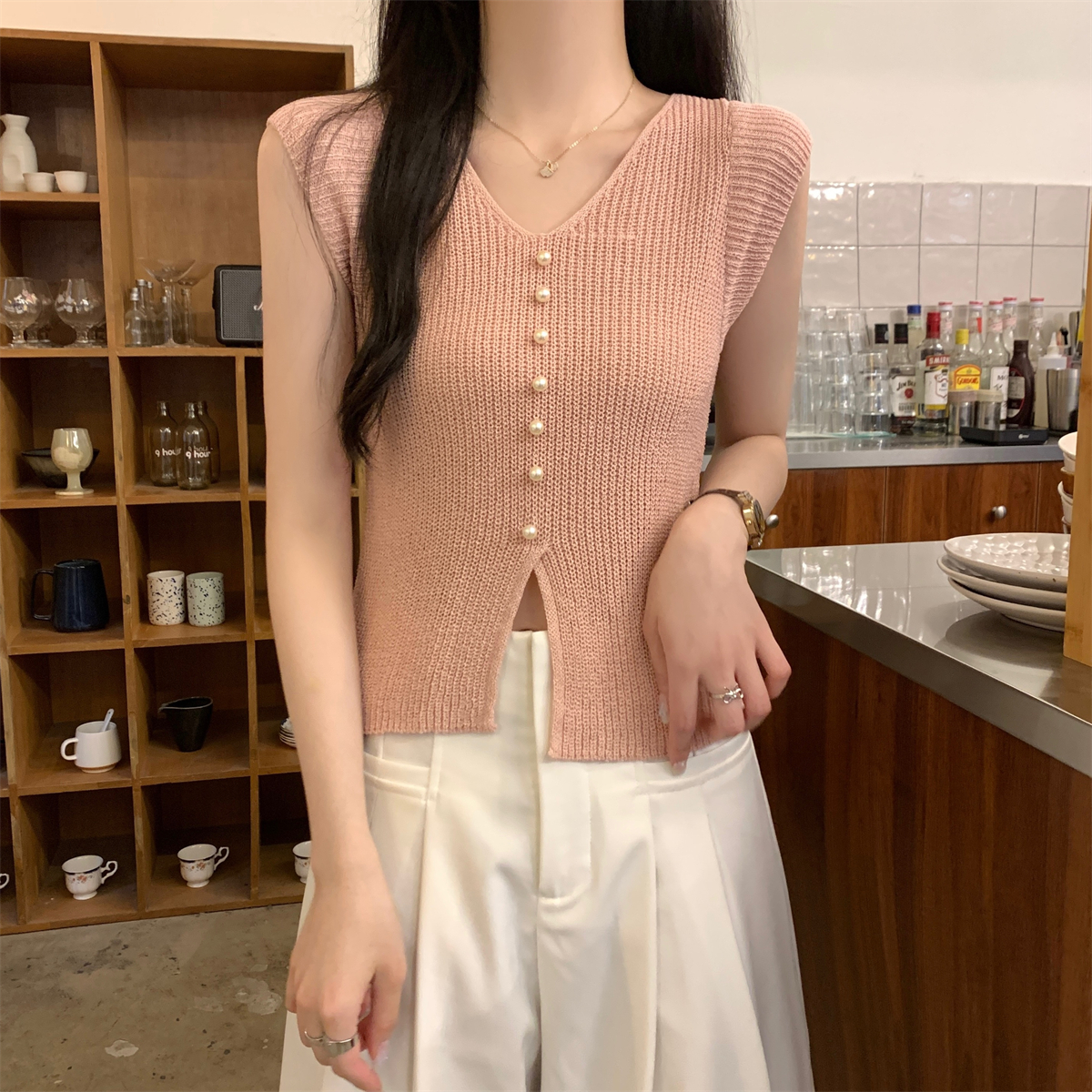 Ice silk knitted short-sleeved cardigan T-shirt for women in summer new 2025 thin design v-neck niche simple top