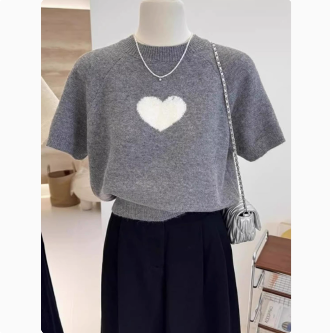 Spring and Autumn versatile Korean high-end love slim short knitted sweater T-shirt for women's summer short-sleeved top thin