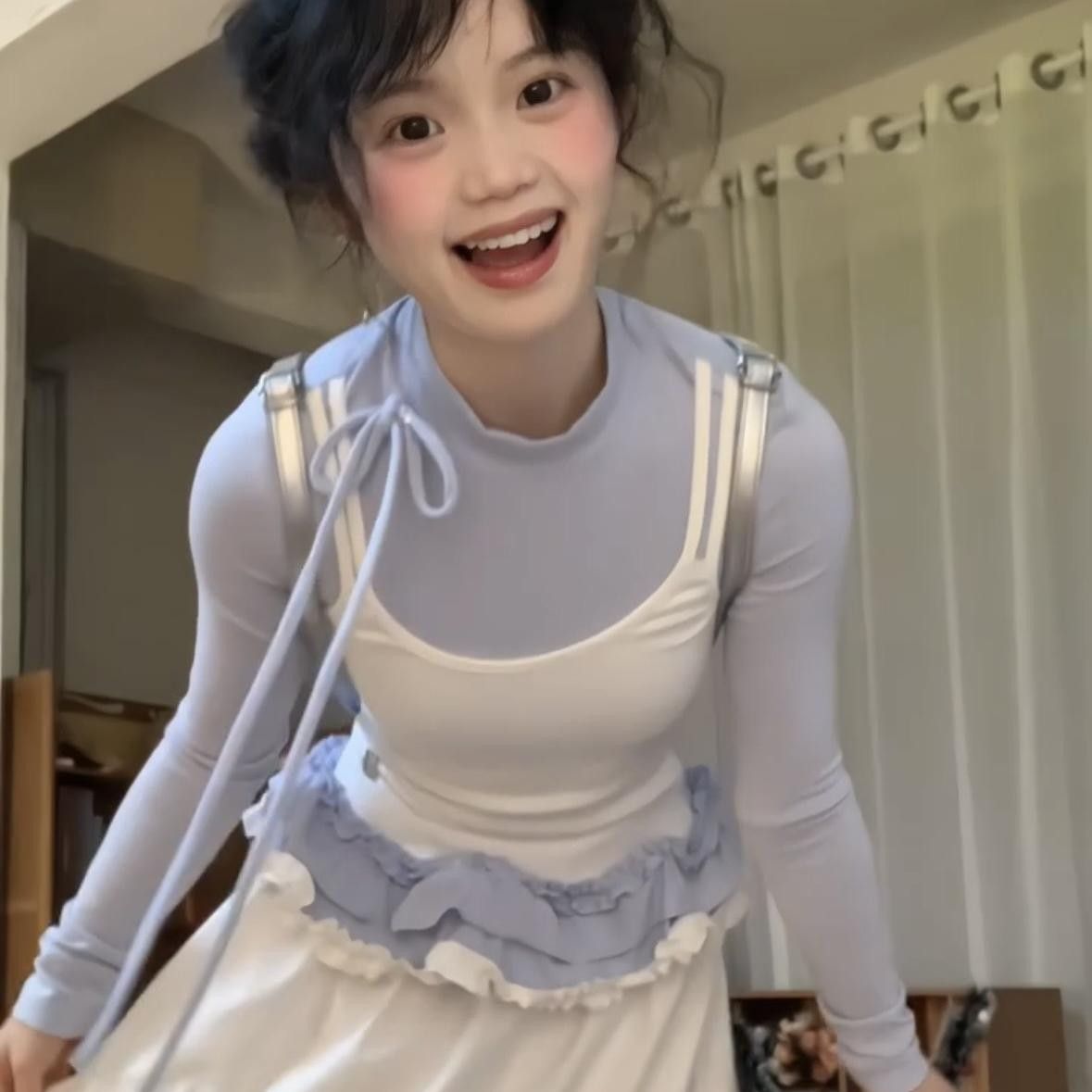 藍色假兩件立領系帶吊帶長袖t恤女春秋荷葉邊拼接撞色高級感上衣