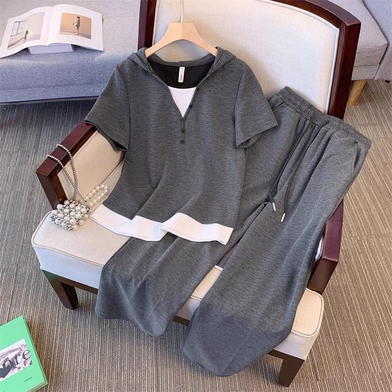 Sports suit for women's large size 2025 new summer short-sleeved fashion casual and fashionable two-piece suit