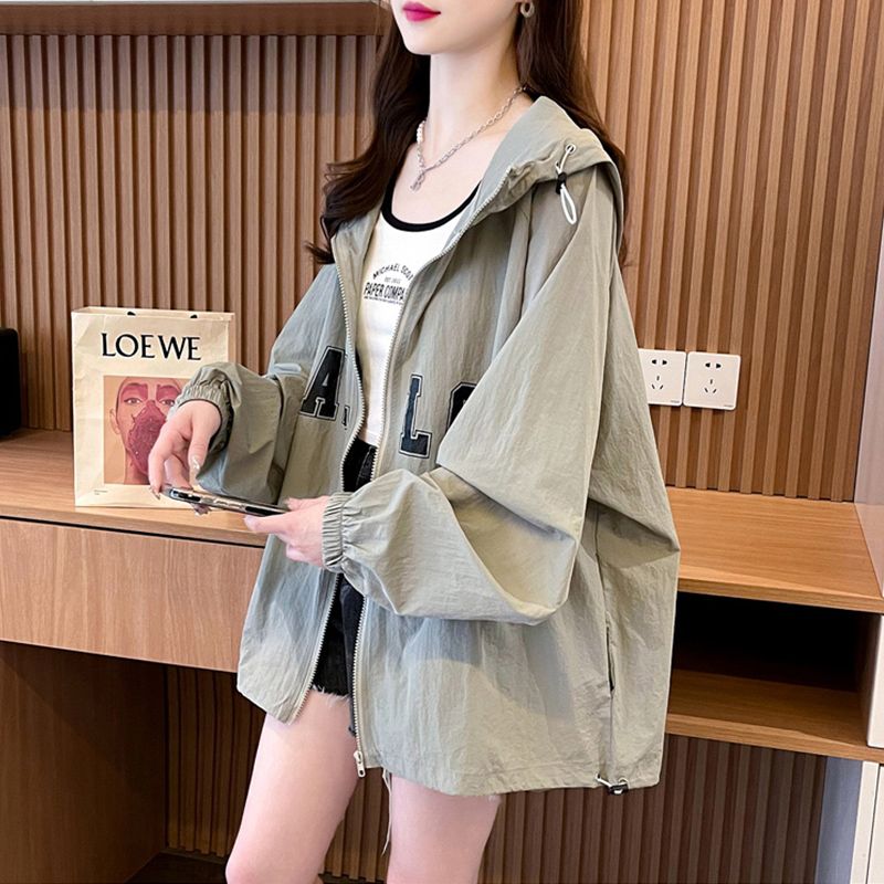 Official photo of polyester 2025 summer thin hooded sun protection clothes for women loose long-sleeved jacket top