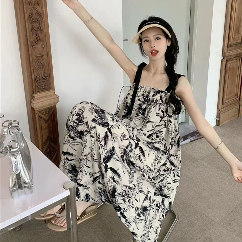 新中式水墨印花度假風吊帶連衣裙女夏高腰褶皺肌理感法式背帶長裙
